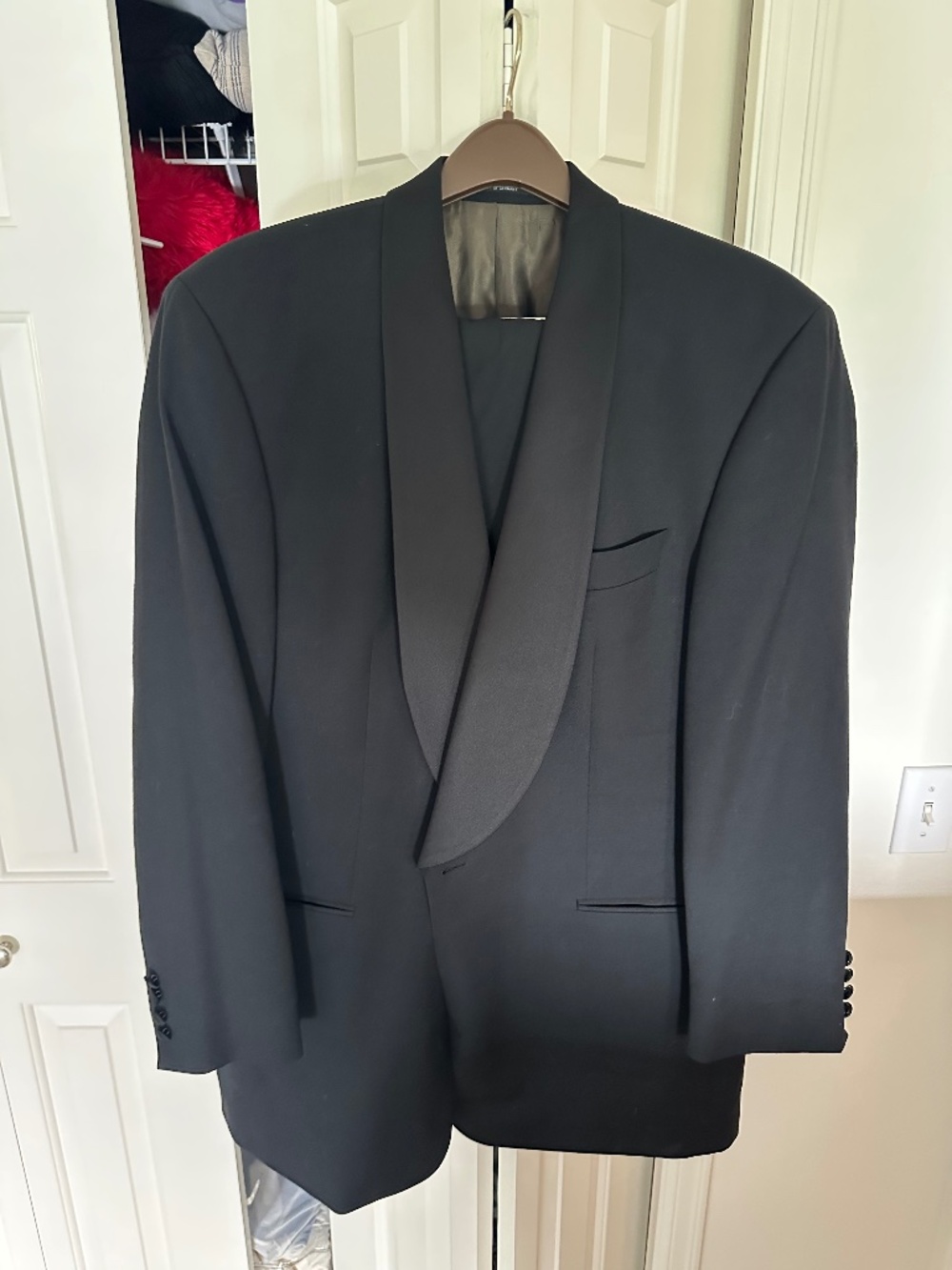 Hugo Boss Black Shawl Collar Tuxedo 44L Super 100 Wool + Talbott Cummerbund Set